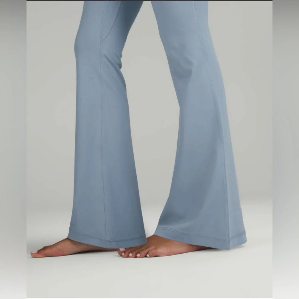 Lululemon align low rise flare leggings - Picture 3 of 14